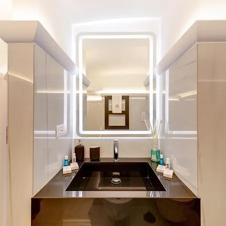 Daire S&t Luxury House In Plebiscito Square Napoli