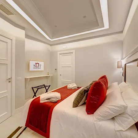 S&t Luxury House In Plebiscito Square Apartment