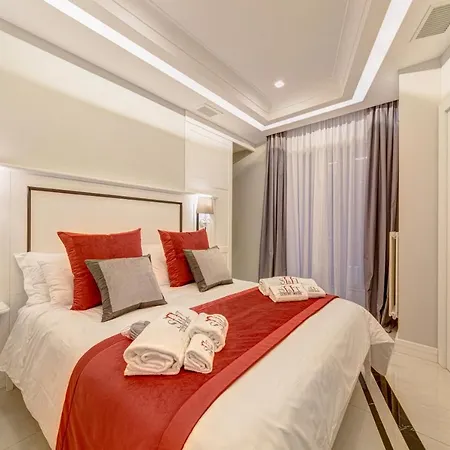 S&t Luxury House In Plebiscito Square