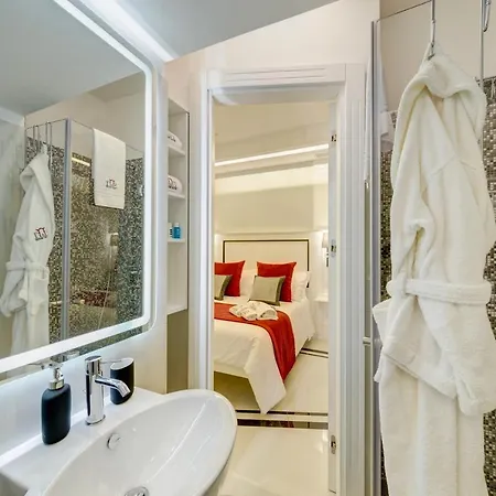 S&t Luxury House In Plebiscito Square Apartment *